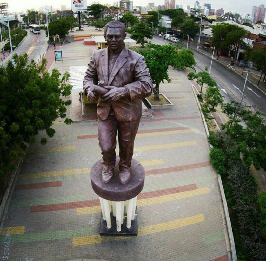 Ruta cultural por Barranquilla - Monumento Joe Arrollo